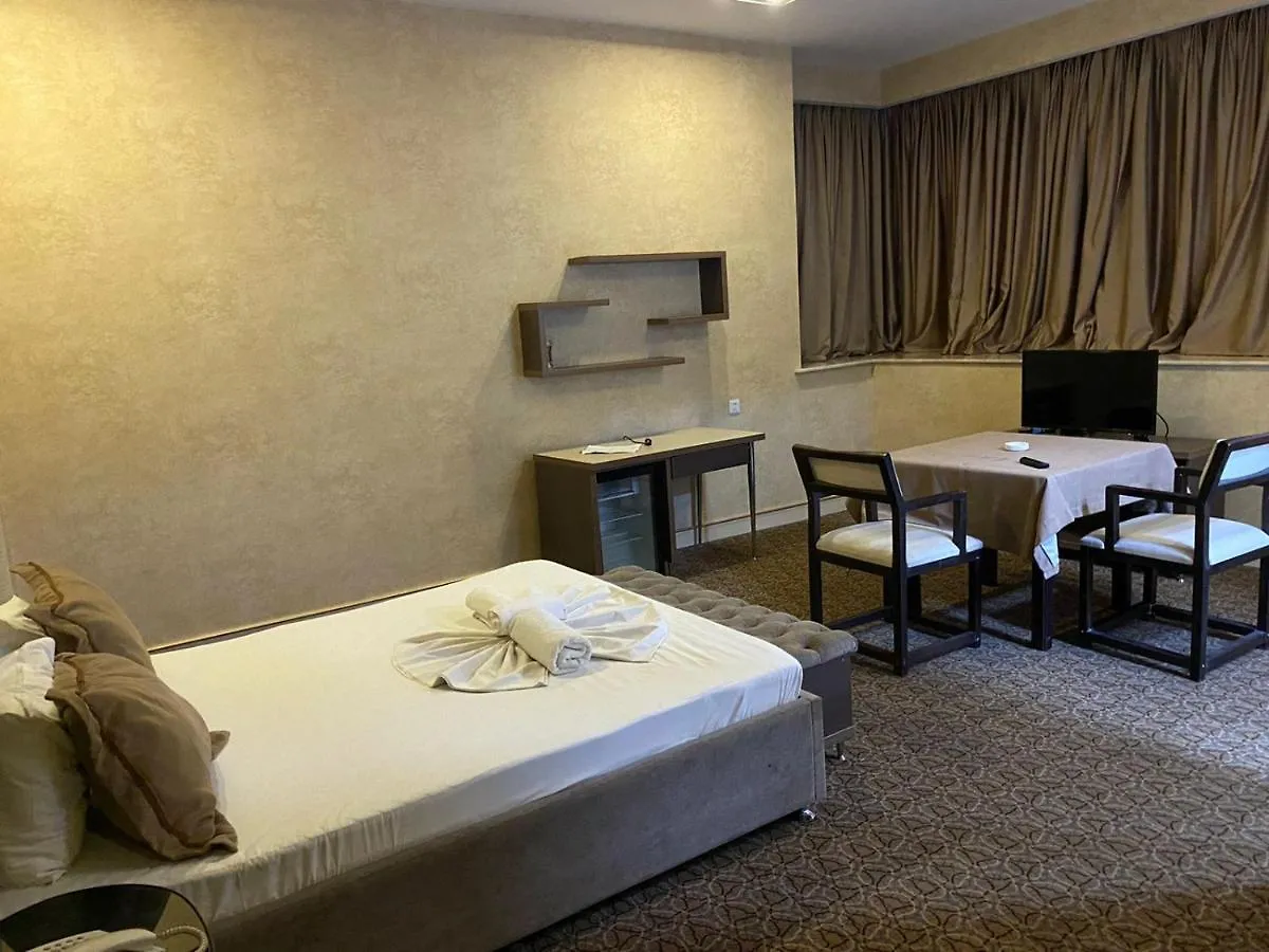 Rose Inn Hotel Baku 4*,